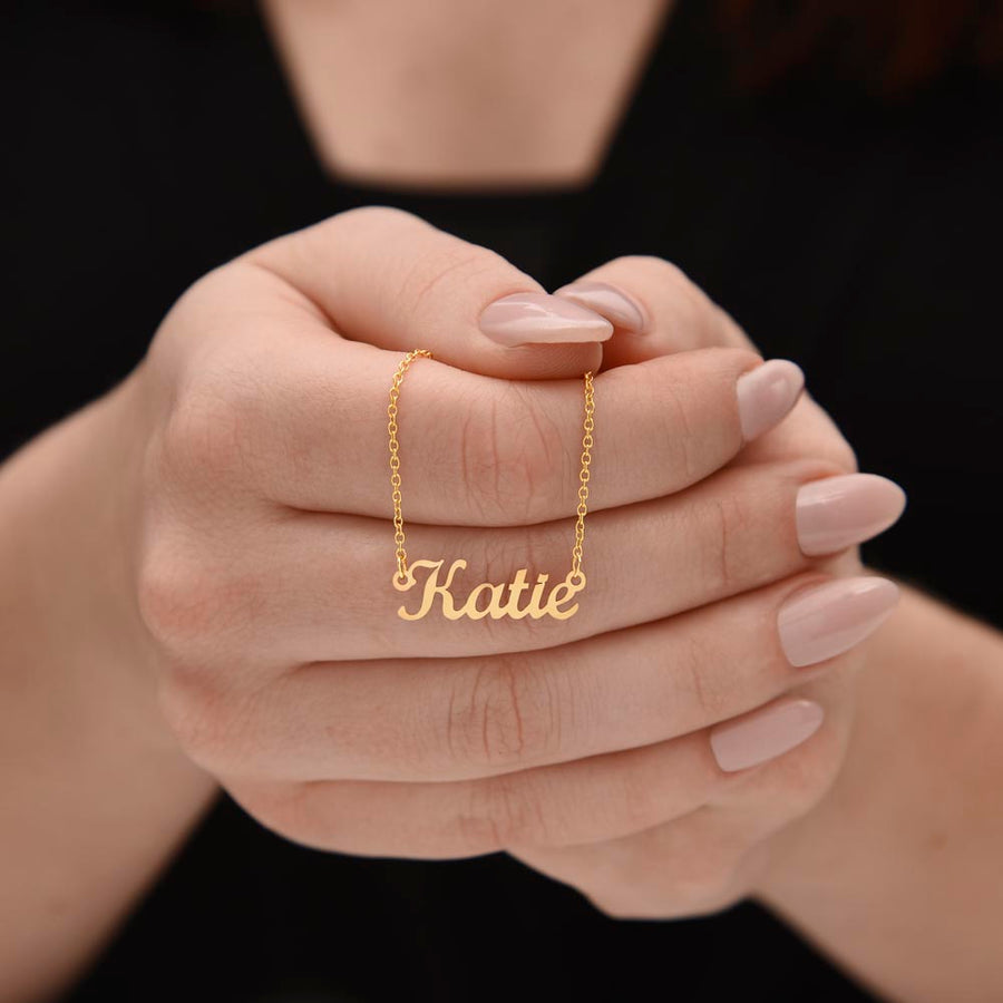 Personalized Name Necklace – A Heartfelt Keepsake to Honor and Remember Loved Ones